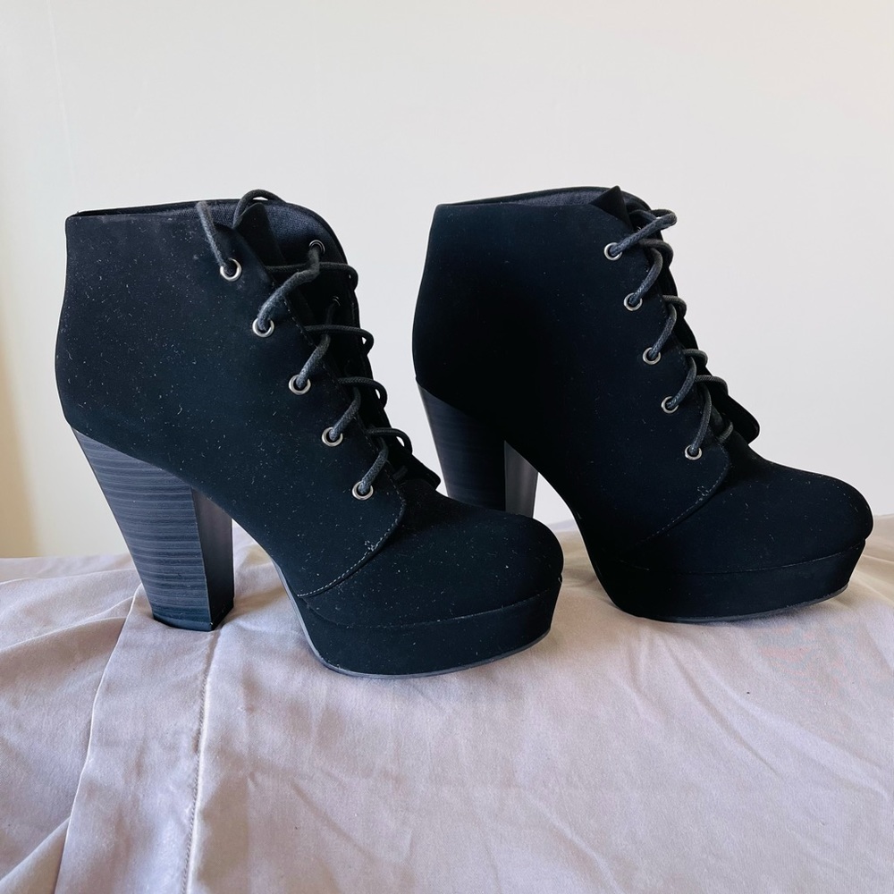 Soda high heel booties. Black size 7